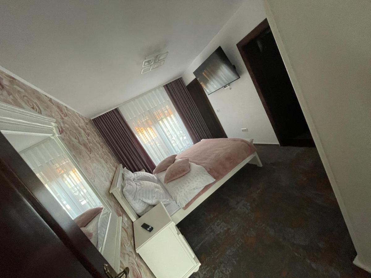 Pensiunea Alexolar New One Arada Экстерьер фото