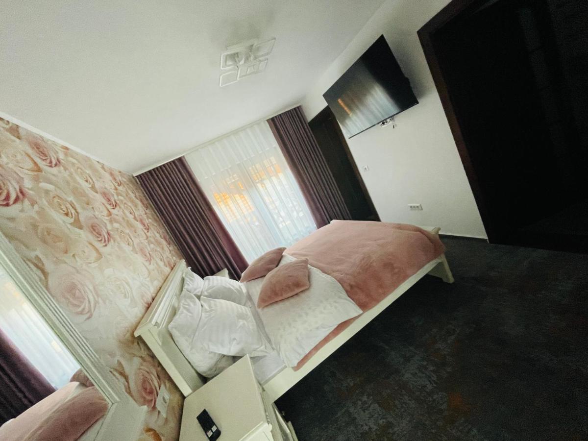 Pensiunea Alexolar New One Arada Экстерьер фото