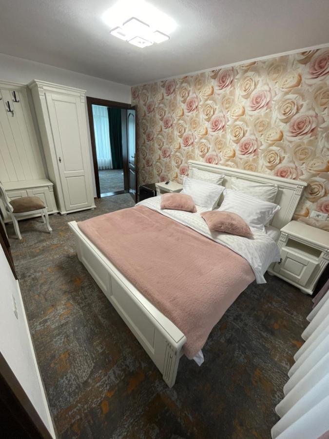 Pensiunea Alexolar New One Arada Экстерьер фото